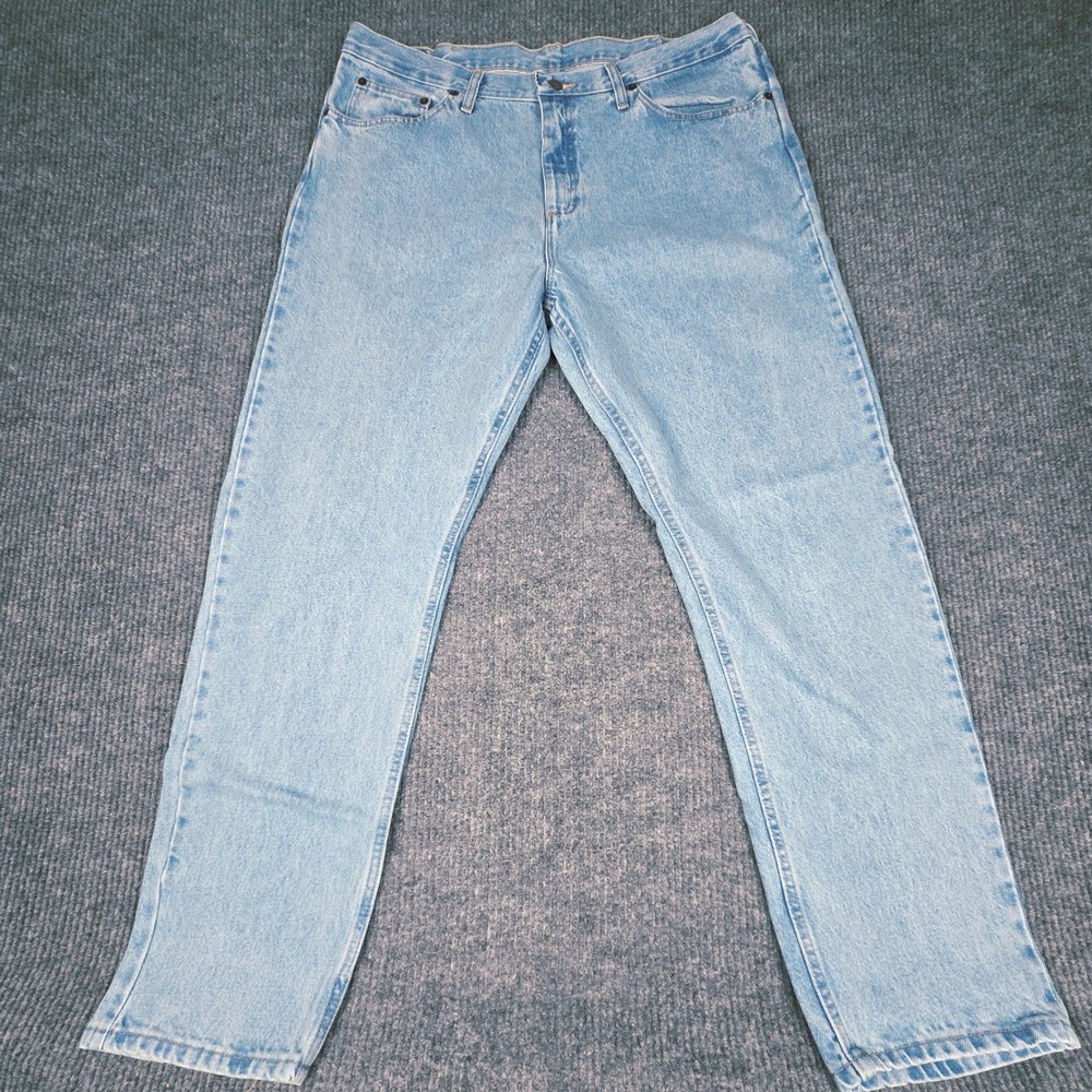 Wrangler Men's Relaxed Fit Light Wash Denim Jeans Size 40x32‎
